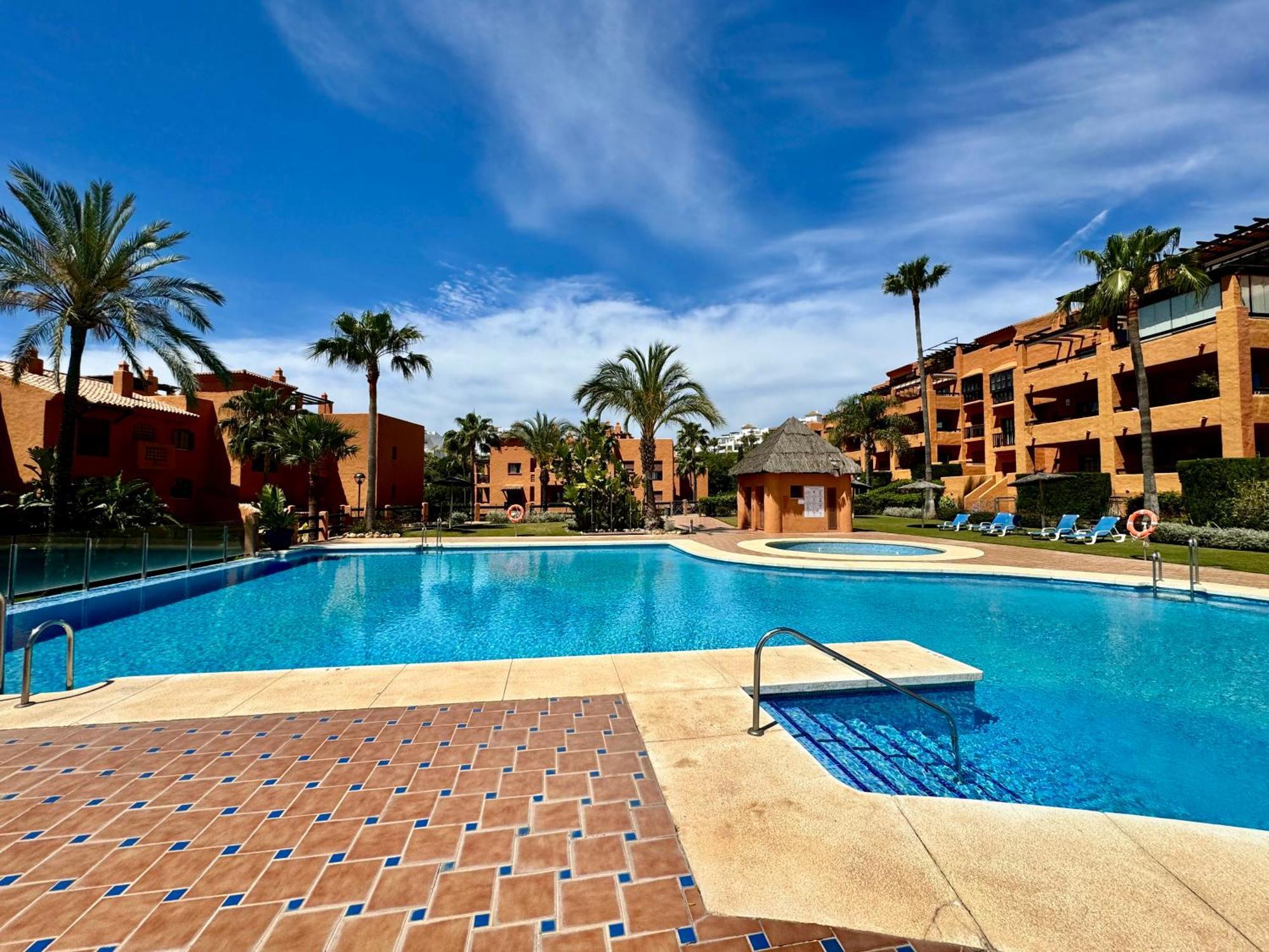 Piso De Lujo Totalmente Equipado A Estrenar Para 6 Estepona Buitenkant foto